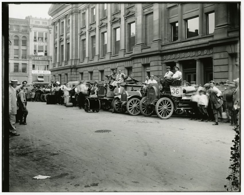 1915 Court Street Chicago Evening American [Comme]rcial Vehicle Run 36